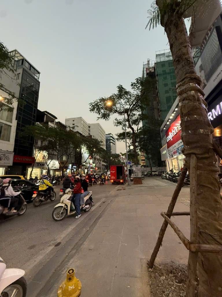 Bán nhà Thái Hà - diện tích 42.9m2 4 tầng - Lô góc 2 mặt thoáng - giá 51 tỷ