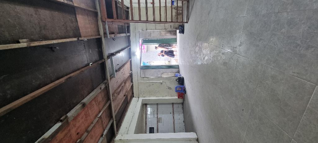 Bán nhà Nguyễn Khoái - diện tích 70m2 1 tầng - ô tô tránh cả 2 mặt tiền - giá 10 tỷ