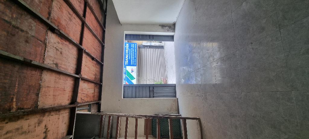Bán nhà Nguyễn Khoái - diện tích 70m2 1 tầng - ô tô tránh cả 2 mặt tiền - giá 10 tỷ