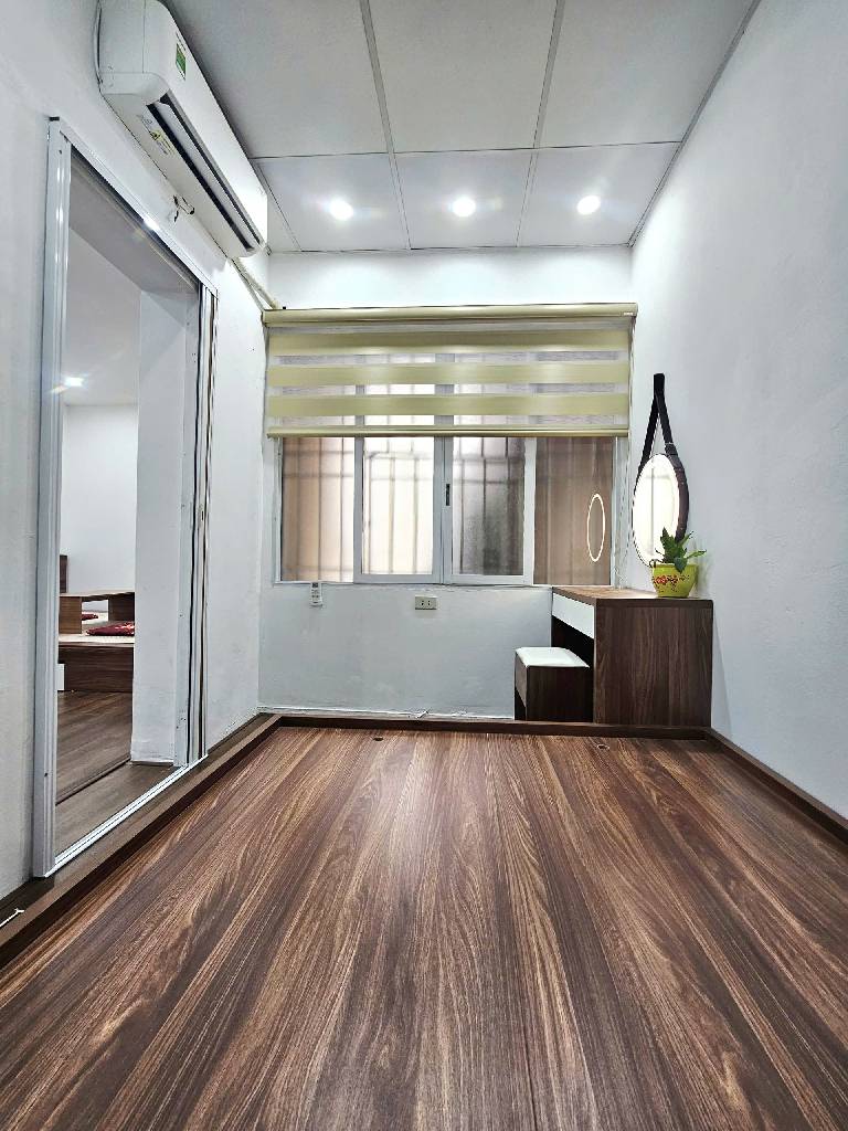 Bán nhà 8/3 - diện tích 21m2 3 tầng - Ô tô đỗ chân cầu thang - giá 3,05 tỷ