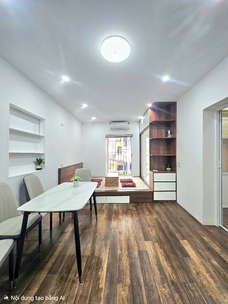 Bán nhà 8/3 - diện tích 21m2 3 tầng - Ô tô đỗ chân cầu thang - giá 3,05 tỷ
