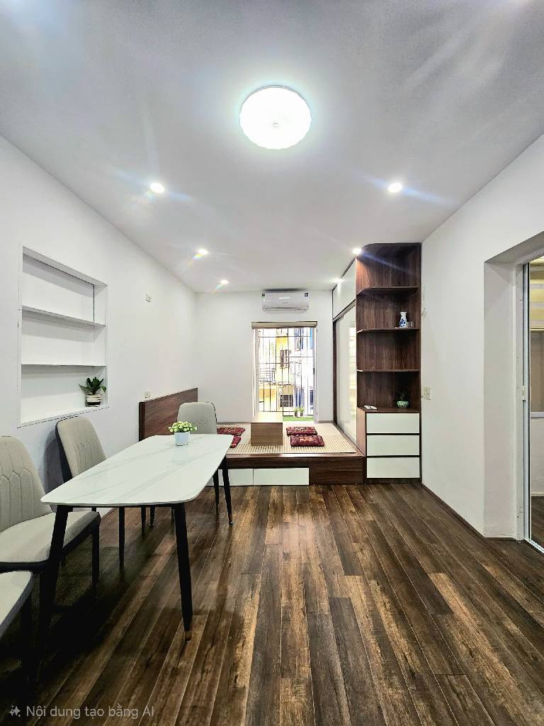 Bán nhà 8/3 - diện tích 21m2 3 tầng - Ô tô đỗ chân cầu thang - giá 3,05 tỷ