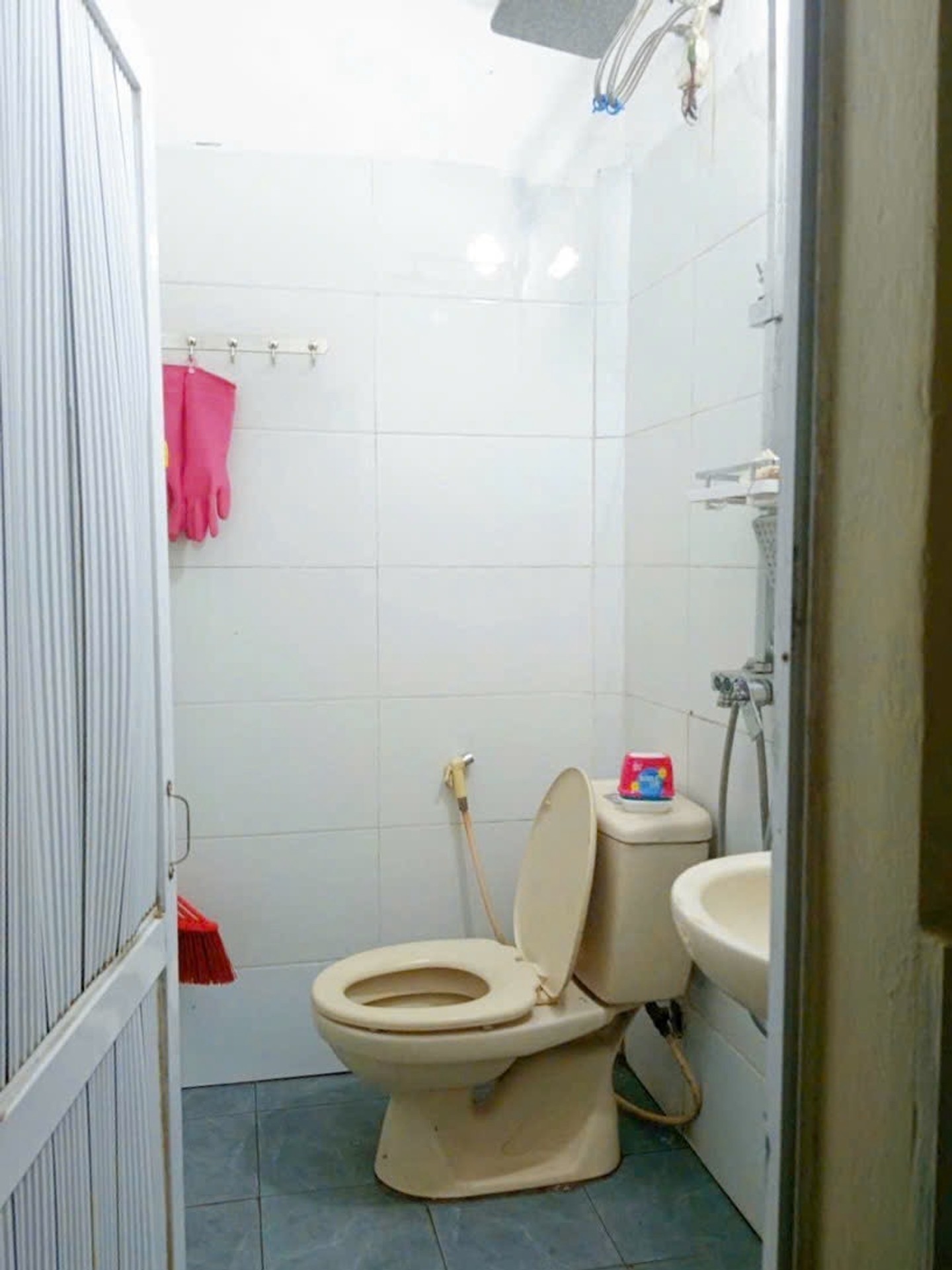 Bán nhà Lê Trọng Tấn - diện tích 40m2 4 tầng - Mặt đường kinh doanh - giá 5,6 tỷ