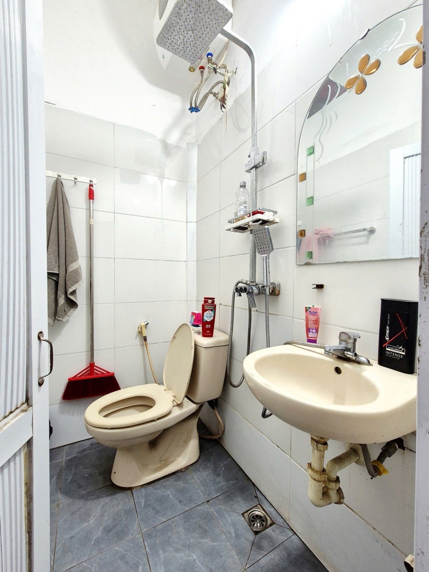 Bán nhà Lê Trọng Tấn - diện tích 40m2 4 tầng - Mặt đường kinh doanh - giá 5,6 tỷ