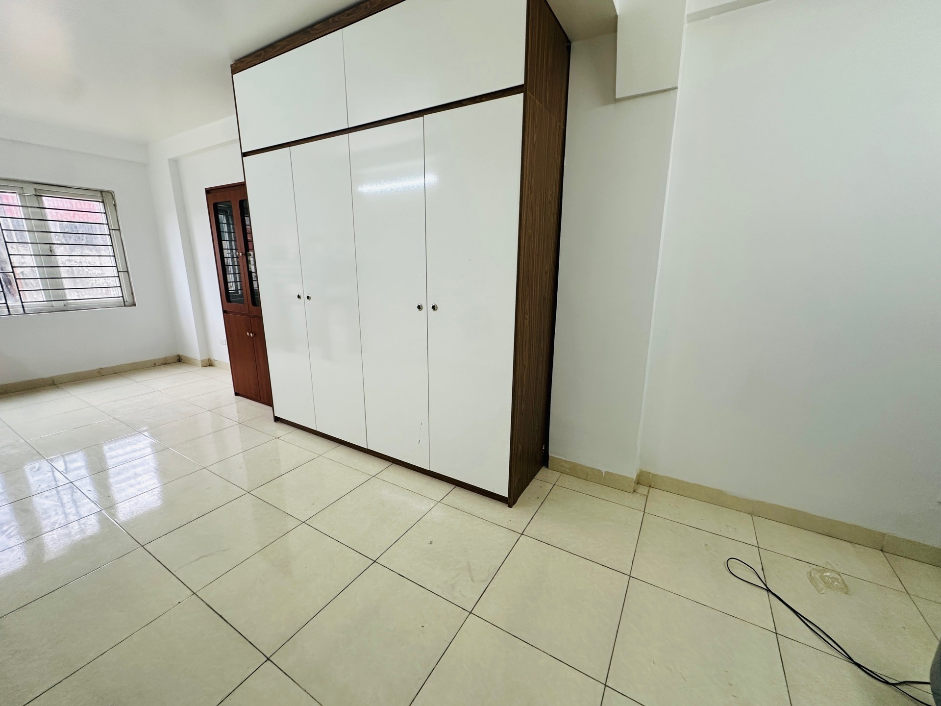 Bán nhà Lĩnh Nam - diện tích 41m2 4 tầng - Ô TÔ ĐỖ CỬA - giá 8,6 tỷ