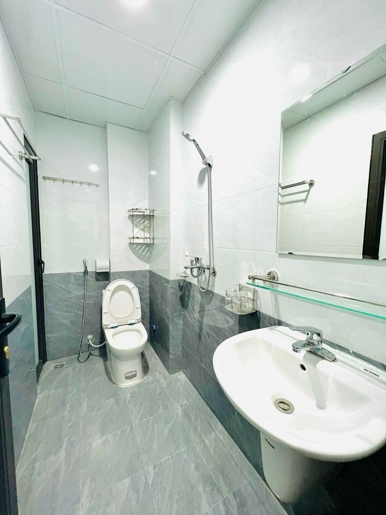 Bán nhà Vĩnh Tuy - diện tích 60m2 7 tầng - Nhà dòng tiền mới kinh doanh - giá 21 tỷ