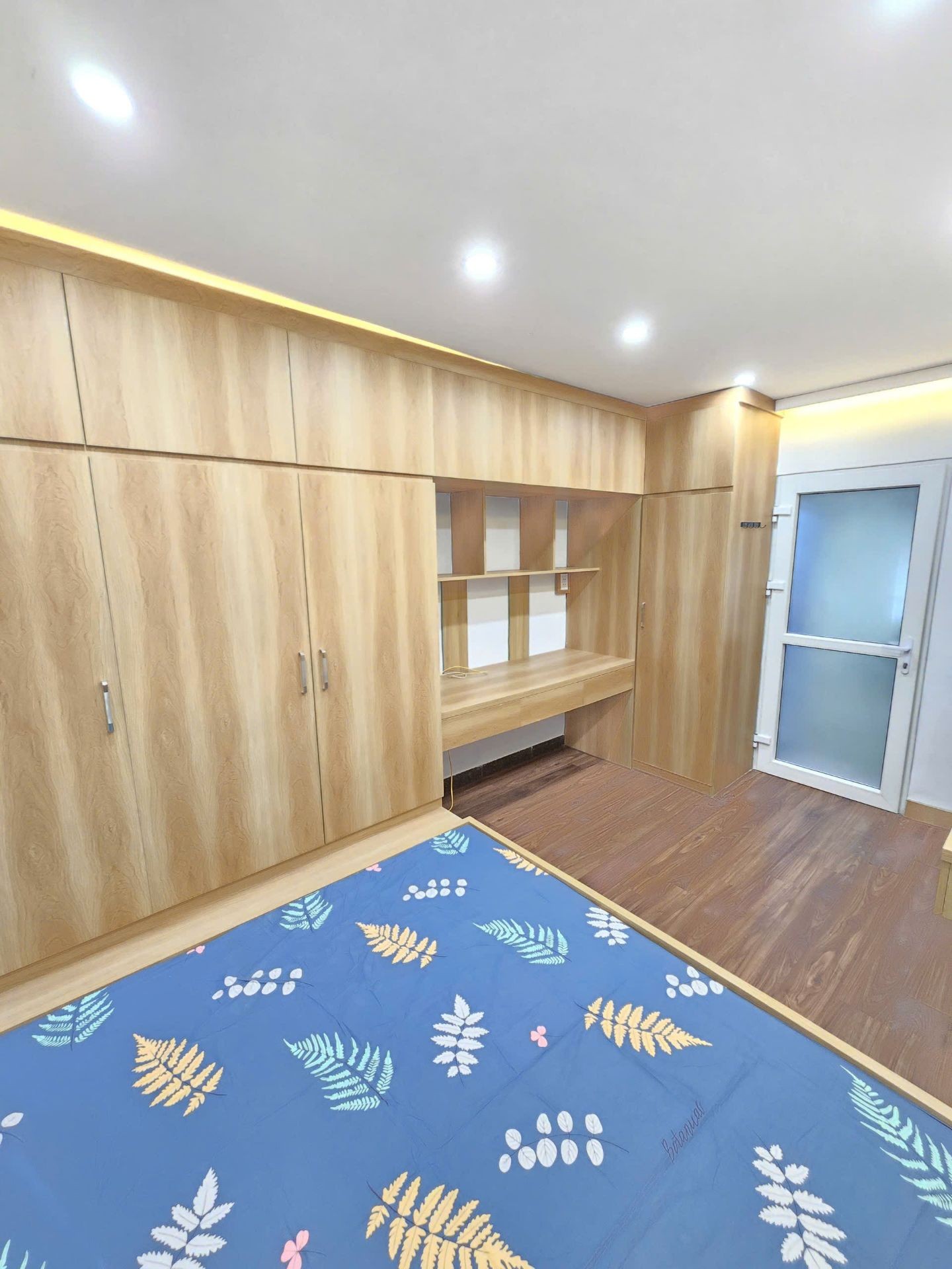 Bán nhà Thanh Lân - diện tích 30m2 5 tầng - Sát mặt phố - giá 6,4 tỷ