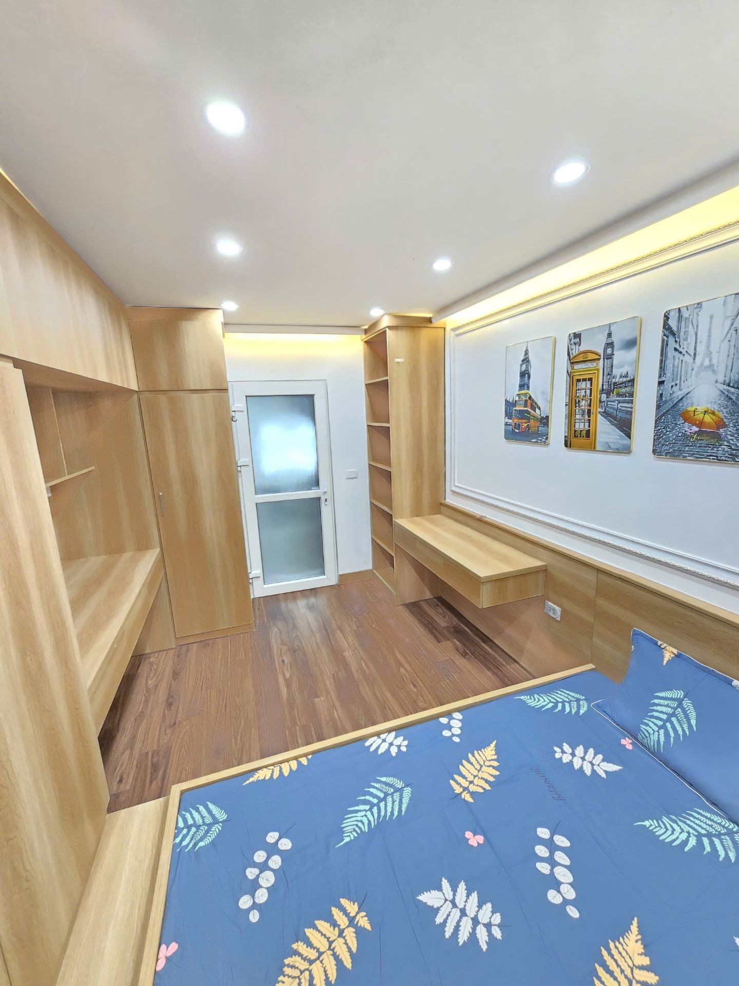 Bán nhà Thanh Lân - diện tích 30m2 5 tầng - Sát mặt phố - giá 6,4 tỷ