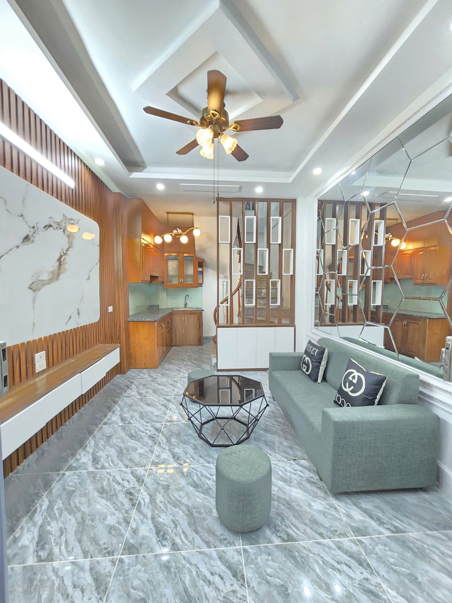 Bán nhà Thanh Lân - diện tích 30m2 5 tầng - Sát mặt phố - giá 6,4 tỷ