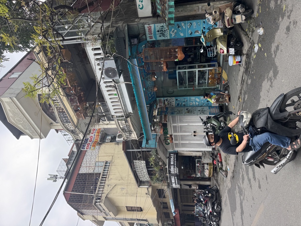 Bán nhà Chùa Vua - diện tích 61.3m2 3 tầng - nhà mặt phố - giá 32 tỷ