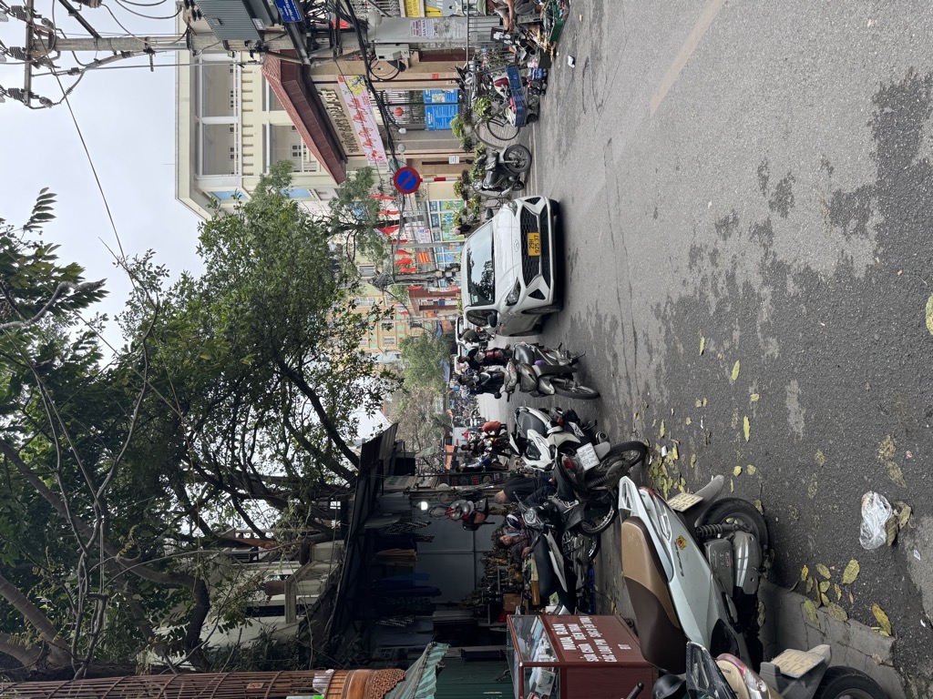 Bán nhà Chùa Vua - diện tích 61.3m2 3 tầng - nhà mặt phố - giá 32 tỷ