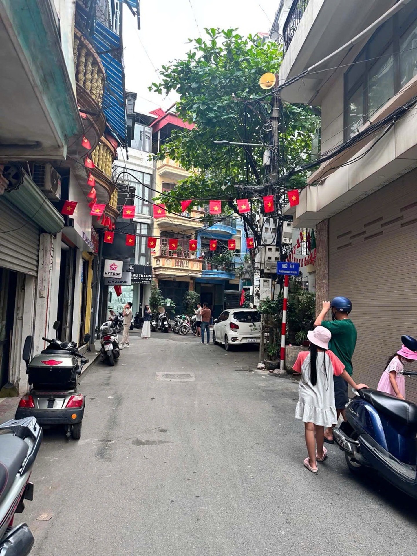 Bán nhà Minh Khai - diện tích 50m2 4 tầng - ngõ ô tô tránh - giá 21 tỷ