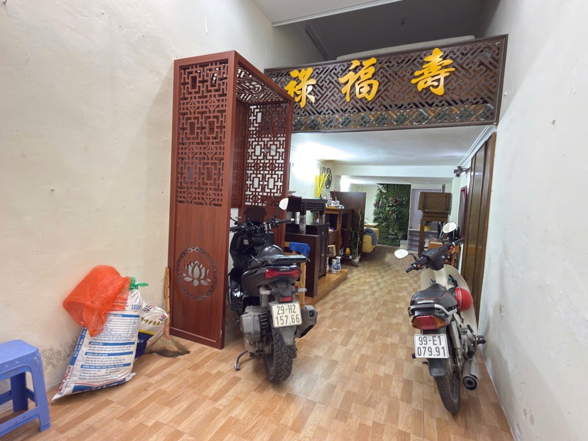 Bán nhà Minh Khai - diện tích 50m2 4 tầng - ngõ ô tô tránh - giá 21 tỷ