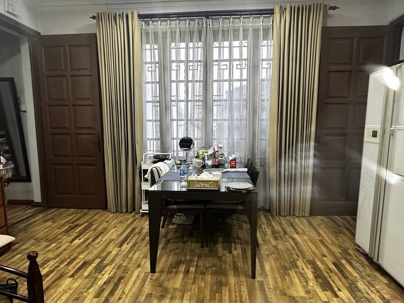 Bán nhà Bà Triệu - diện tích 200m2 3 tầng - Mặt phố kinh doanh đỉnh - giá 135 tỷ