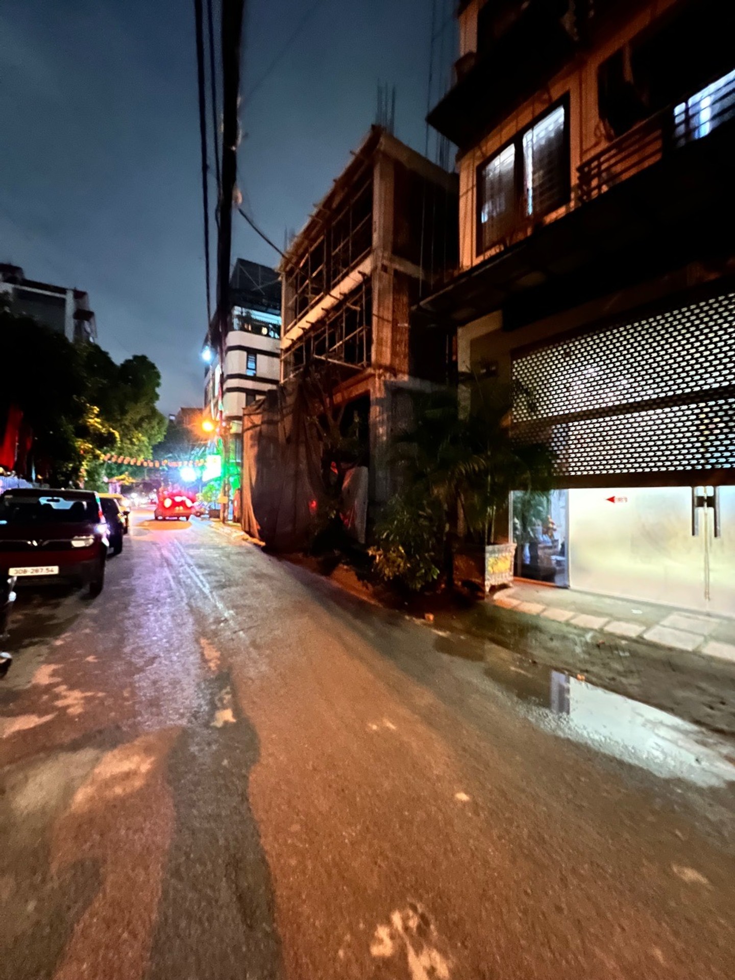 Bán nhà Lĩnh Nam - diện tích 53m2 6 tầng - Mặt ngõ to hơn phố - giá 30 tỷ