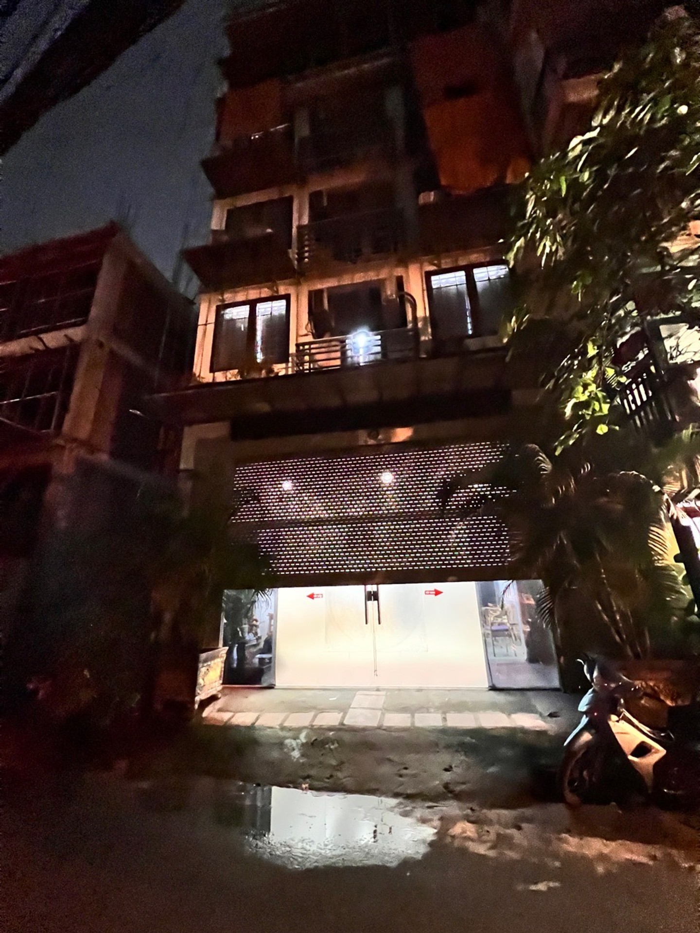 Bán nhà Lĩnh Nam - diện tích 53m2 6 tầng - Mặt ngõ to hơn phố - giá 30 tỷ