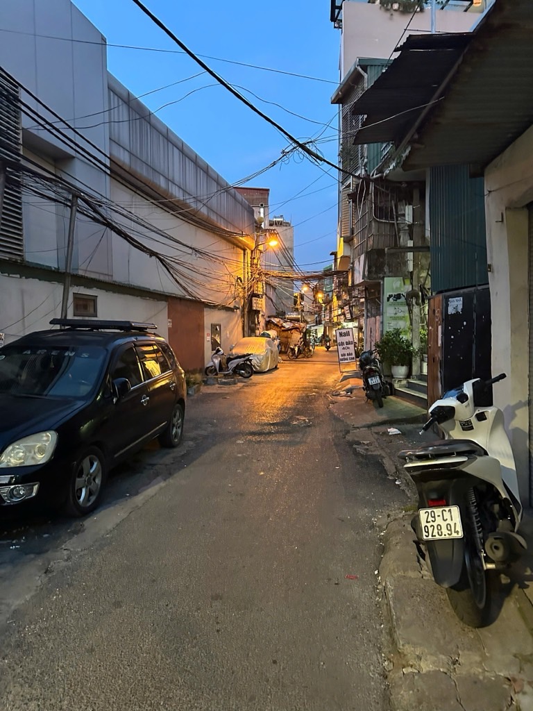 Bán nhà Lãng Yên - diện tích 98m2 1 tầng - Mặt tiền quyền lực - giá 39 tỷ