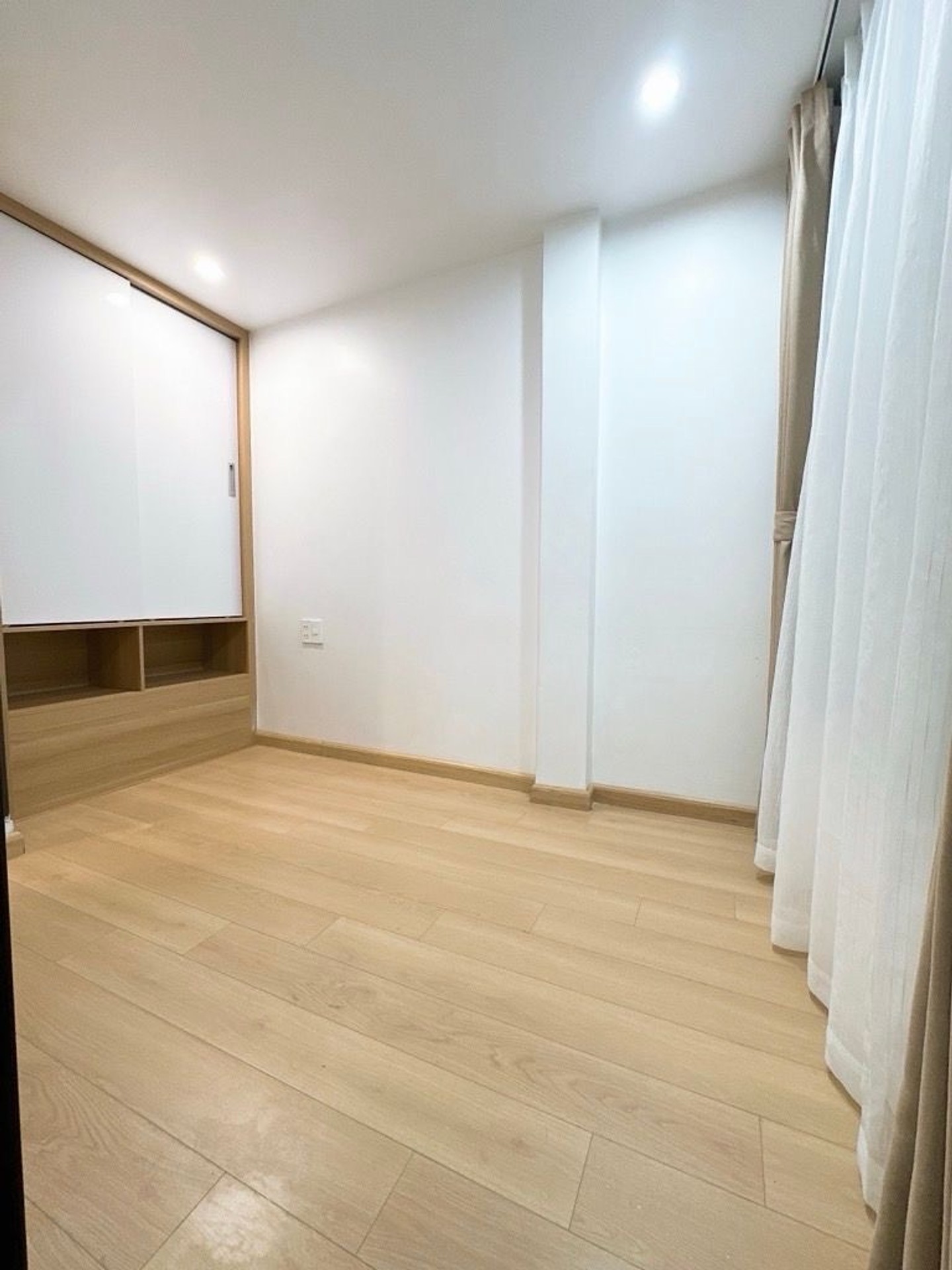 Bán nhà Kim Ngưu - diện tích 10m2 5 tầng - Lô góc, 2 mặt thoáng - giá 4,3 tỷ