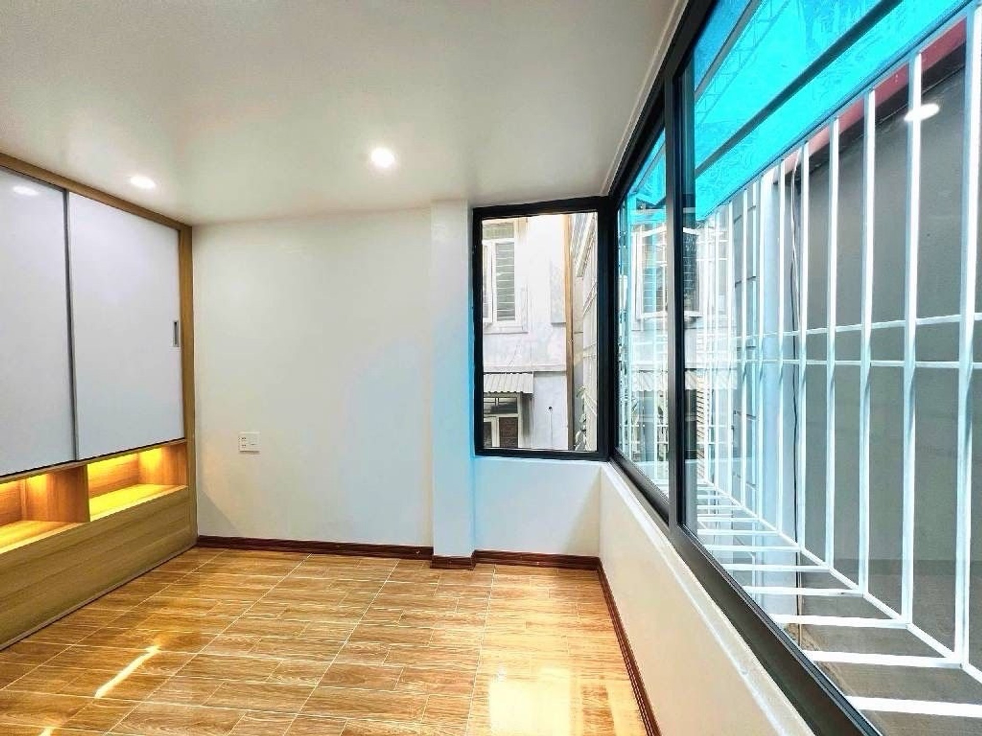 Bán nhà Kim Ngưu - diện tích 10m2 5 tầng - Lô góc, 2 mặt thoáng - giá 4,3 tỷ