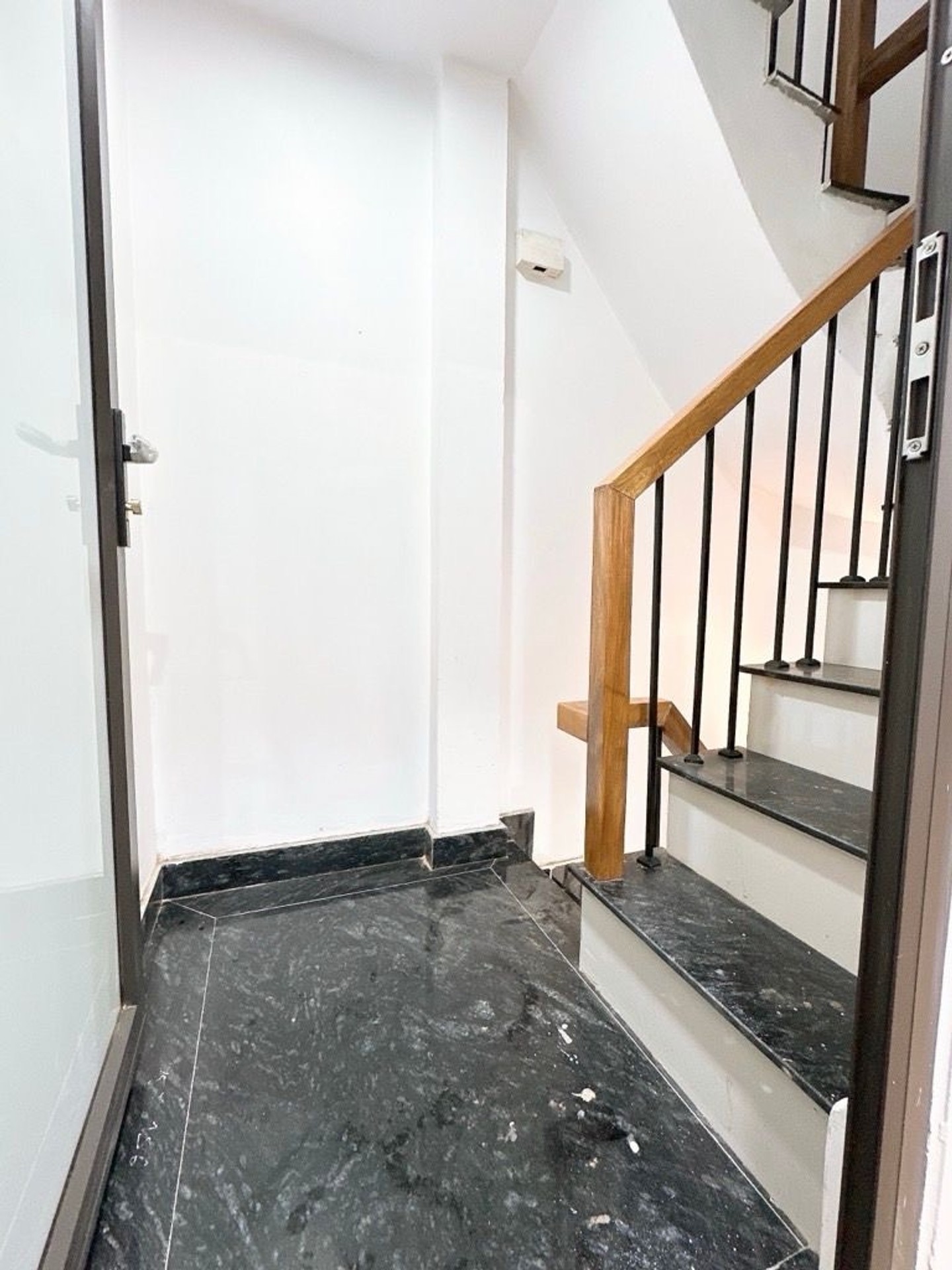 Bán nhà Kim Ngưu - diện tích 10m2 5 tầng - Lô góc, 2 mặt thoáng - giá 4,3 tỷ