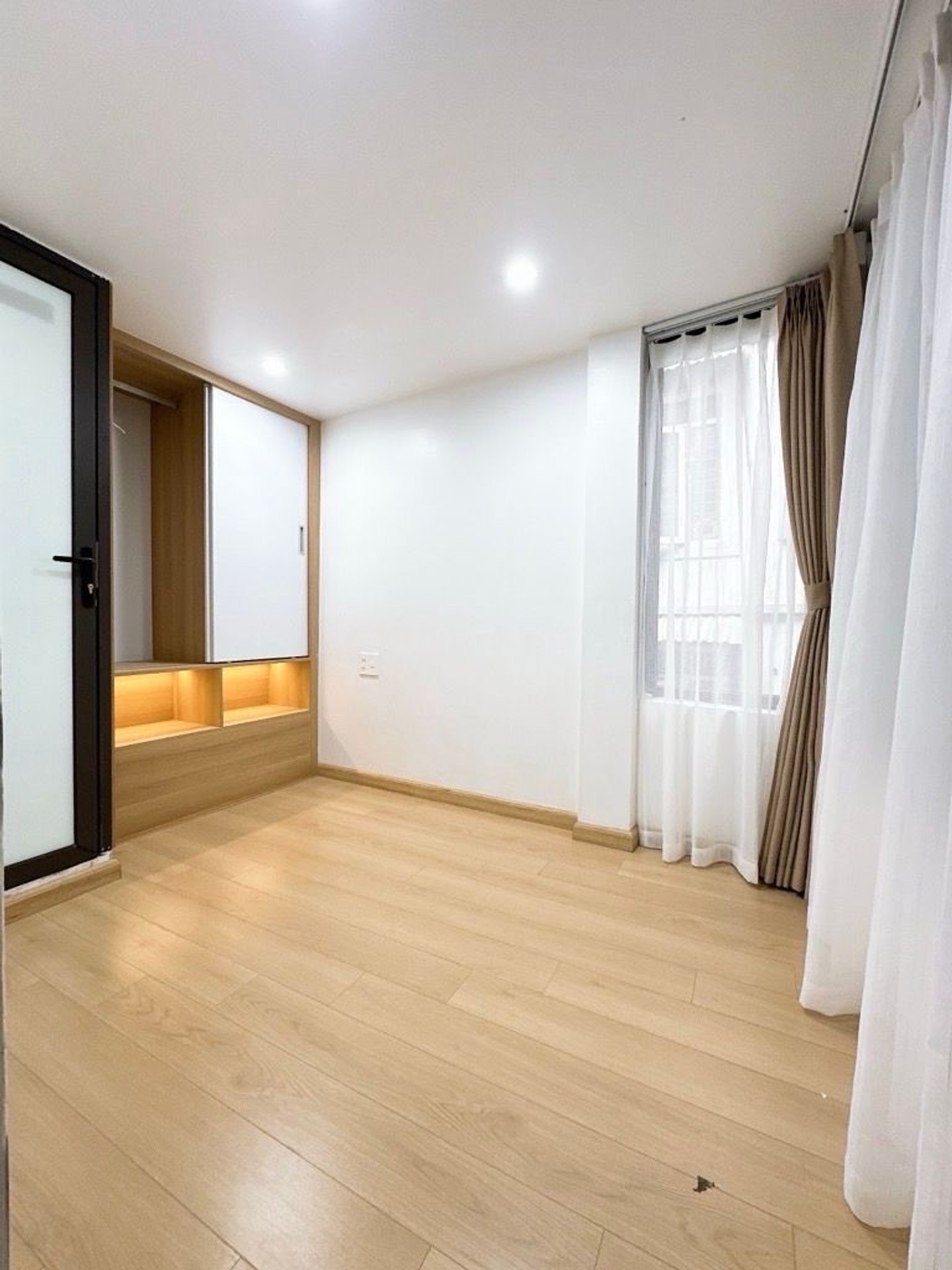 Bán nhà Kim Ngưu - diện tích 10m2 5 tầng - Lô góc, 2 mặt thoáng - giá 4,3 tỷ