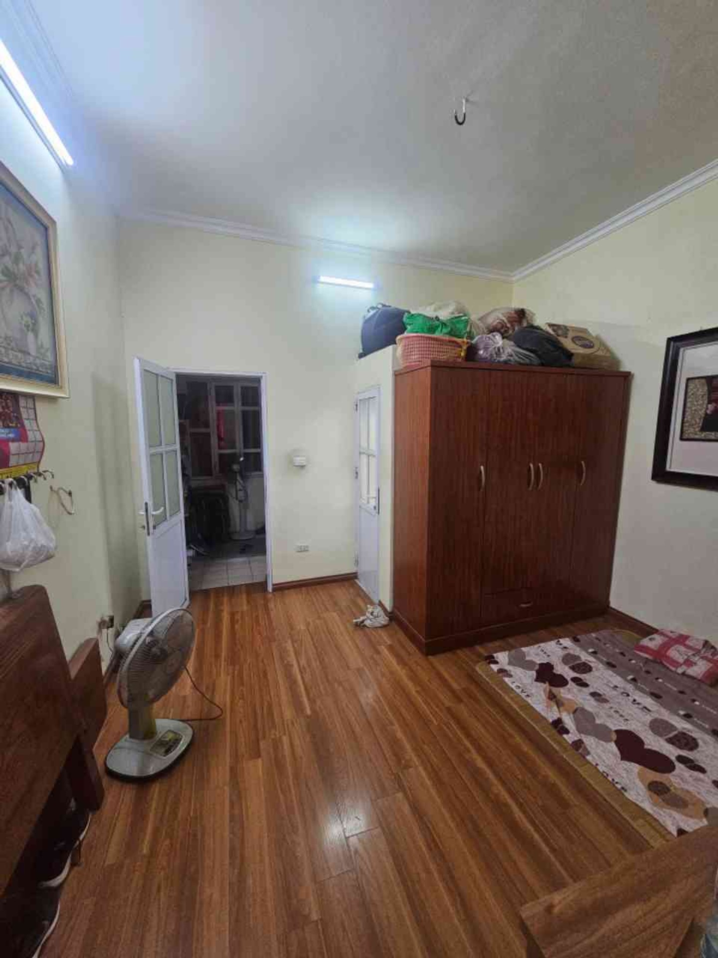 Bán nhà Hai Bà Trưng - diện tích 75m2 3 tầng - Ô tô tránh - giá 28,3 tỷ