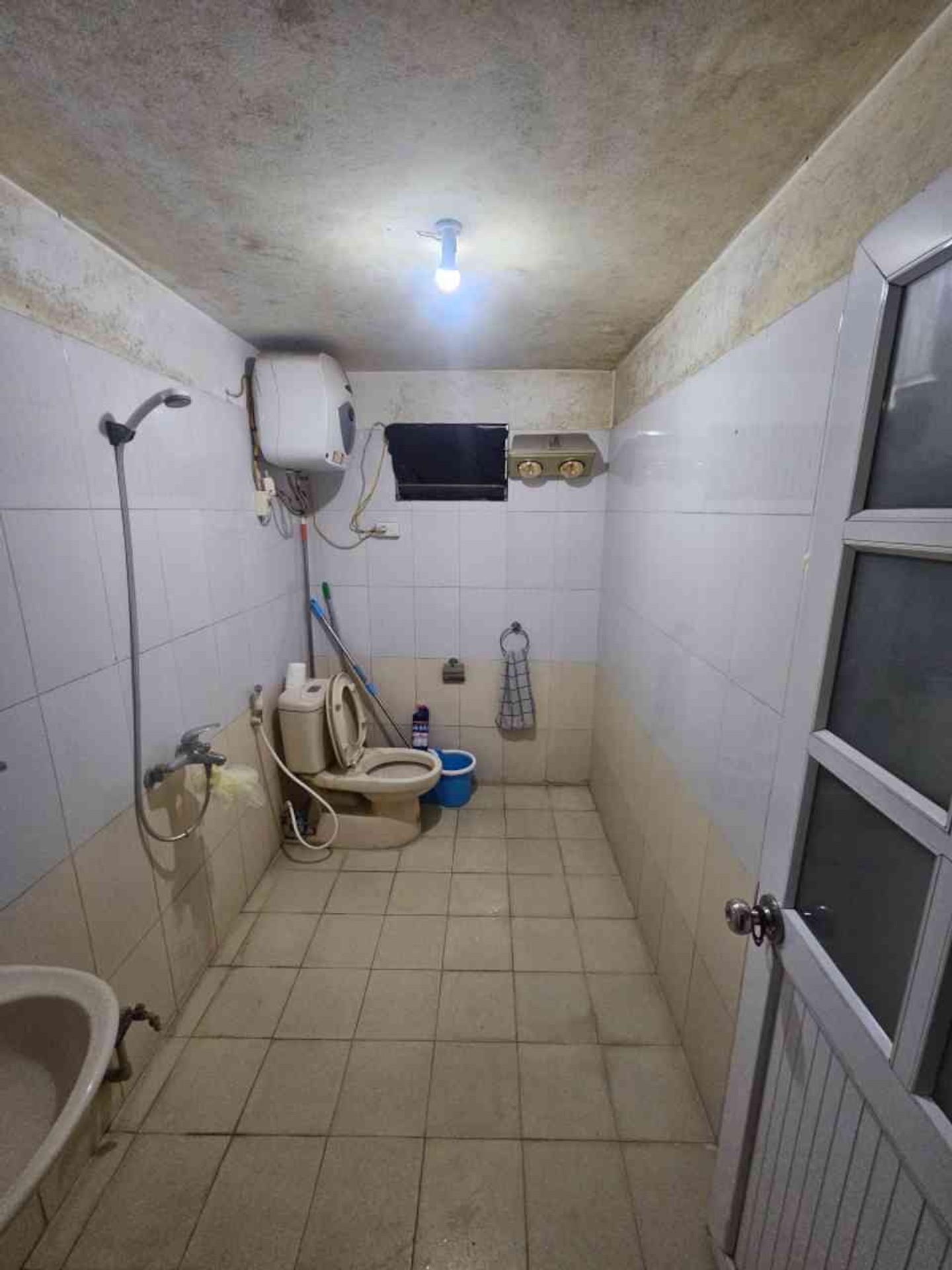Bán nhà Hai Bà Trưng - diện tích 75m2 3 tầng - Ô tô tránh - giá 28,3 tỷ