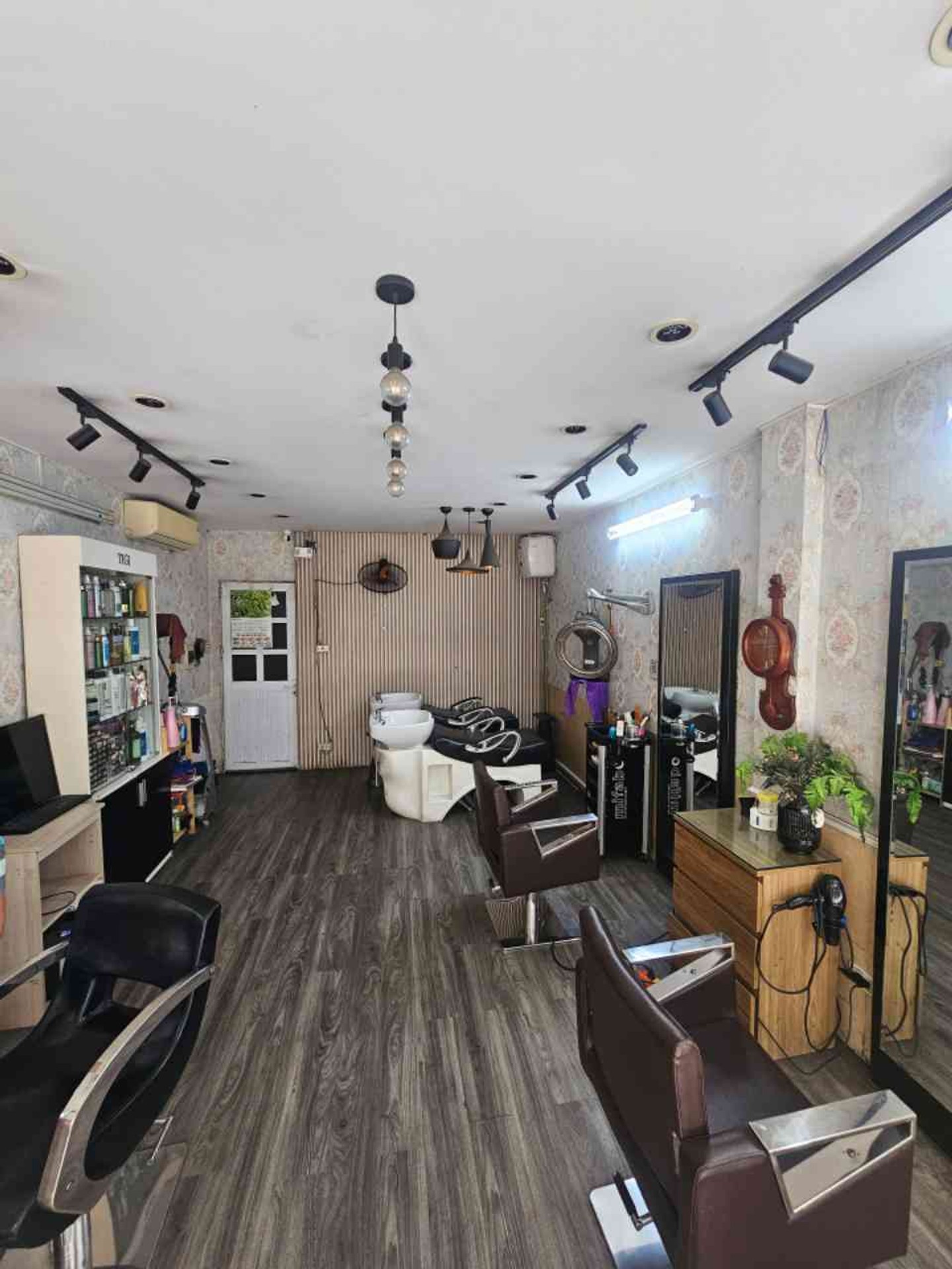 Bán nhà Hai Bà Trưng - diện tích 75m2 3 tầng - Ô tô tránh - giá 28,3 tỷ
