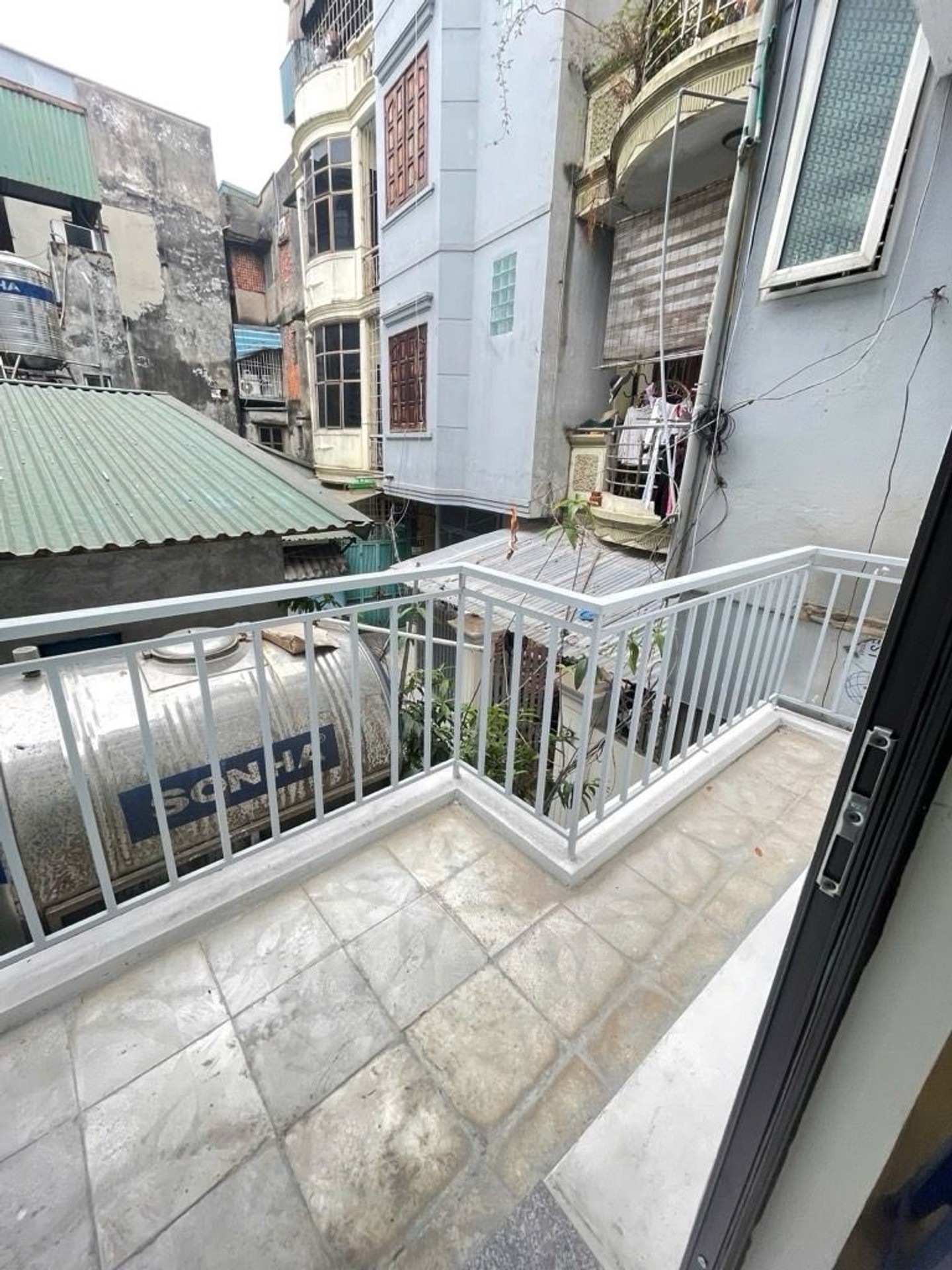 Bán nhà Hồng Mai - diện tích 11m2 4 tầng - gần ô tô - giá 2,2 tỷ