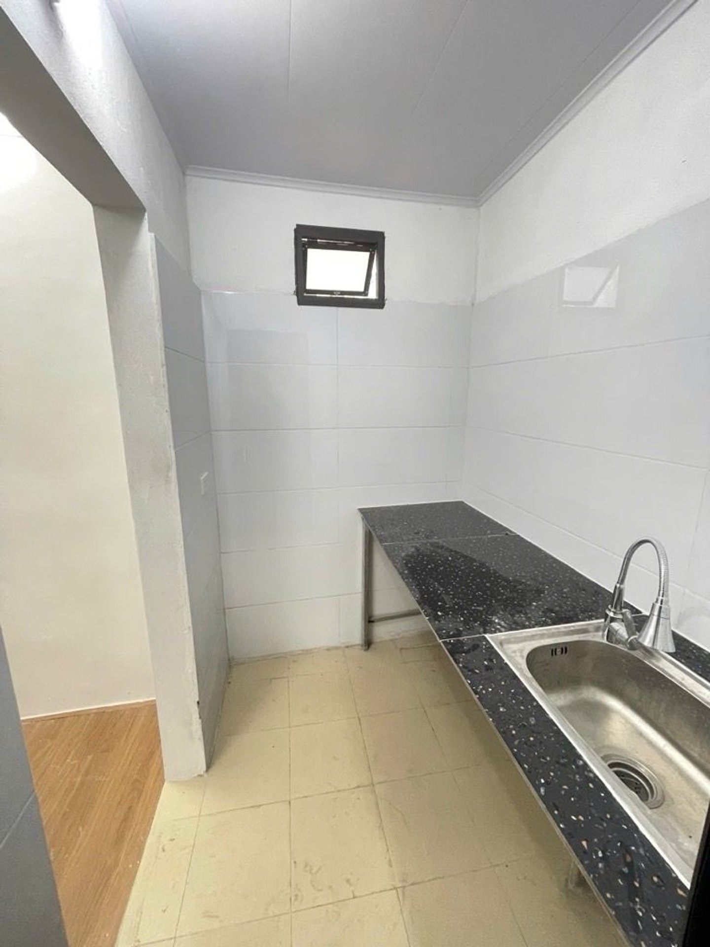Bán nhà Hồng Mai - diện tích 11m2 4 tầng - gần ô tô - giá 2,2 tỷ