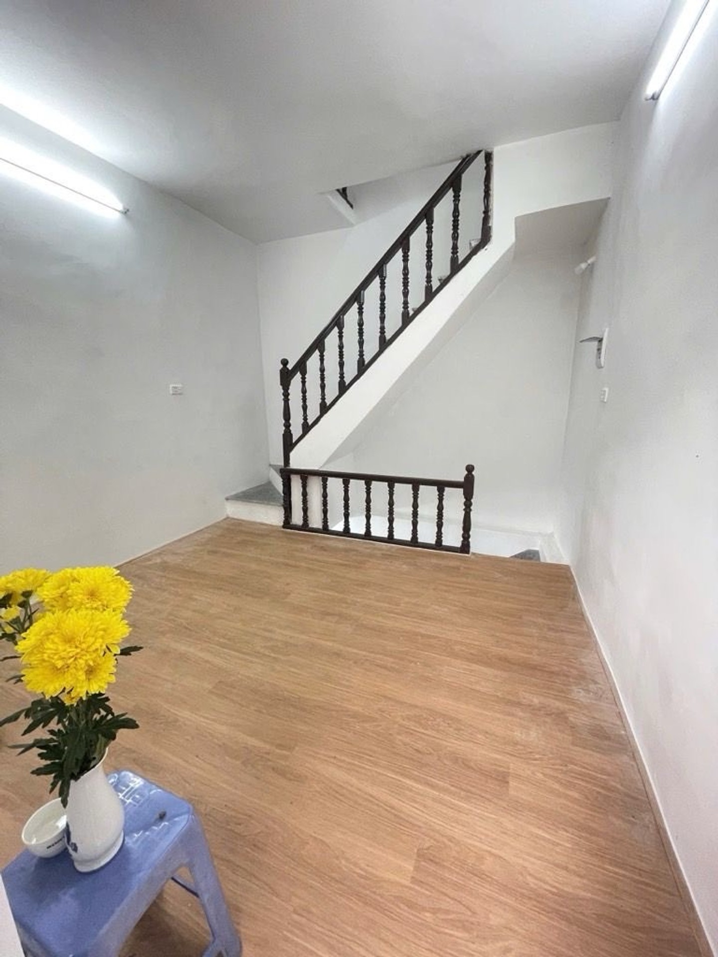 Bán nhà Hồng Mai - diện tích 11m2 4 tầng - gần ô tô - giá 2,2 tỷ