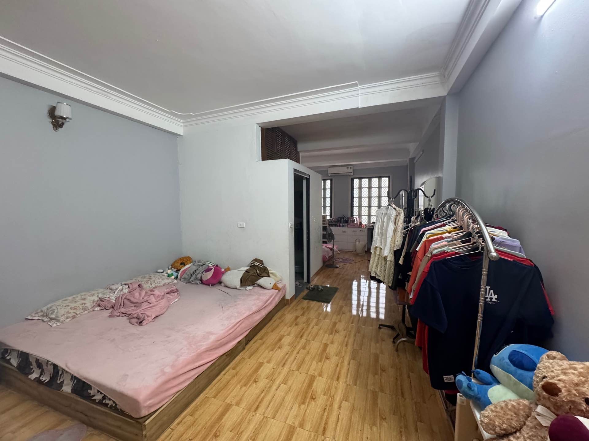 Bán nhà Nguyễn Khoái - diện tích 107m2 4 tầng - Mặt phố kinh doanh tốt - giá 29,9 tỷ