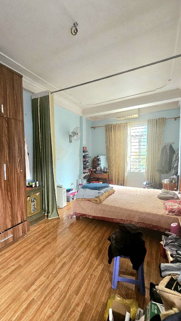 Bán nhà Lĩnh Nam - diện tích 26m2 5 tầng - ô tô ngủ trong nhà - giá 4 tỷ