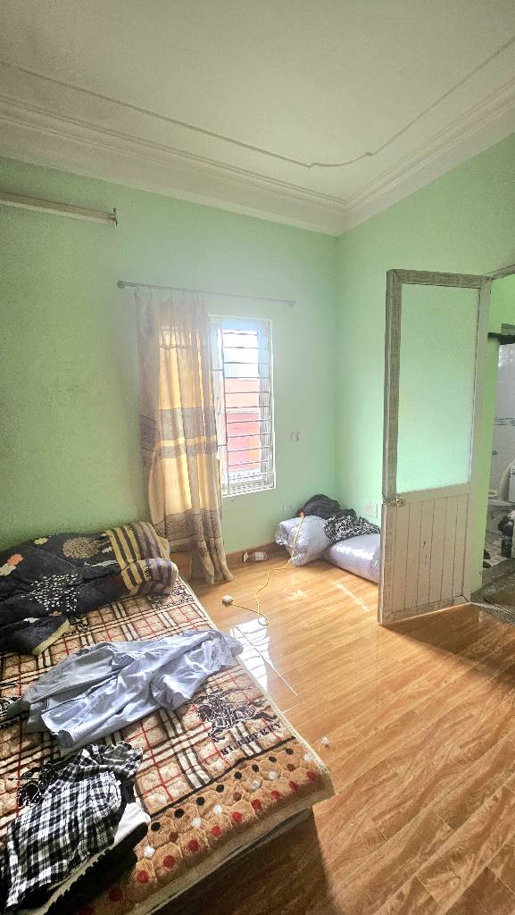 Bán nhà Lĩnh Nam - diện tích 26m2 5 tầng - ô tô ngủ trong nhà - giá 4 tỷ