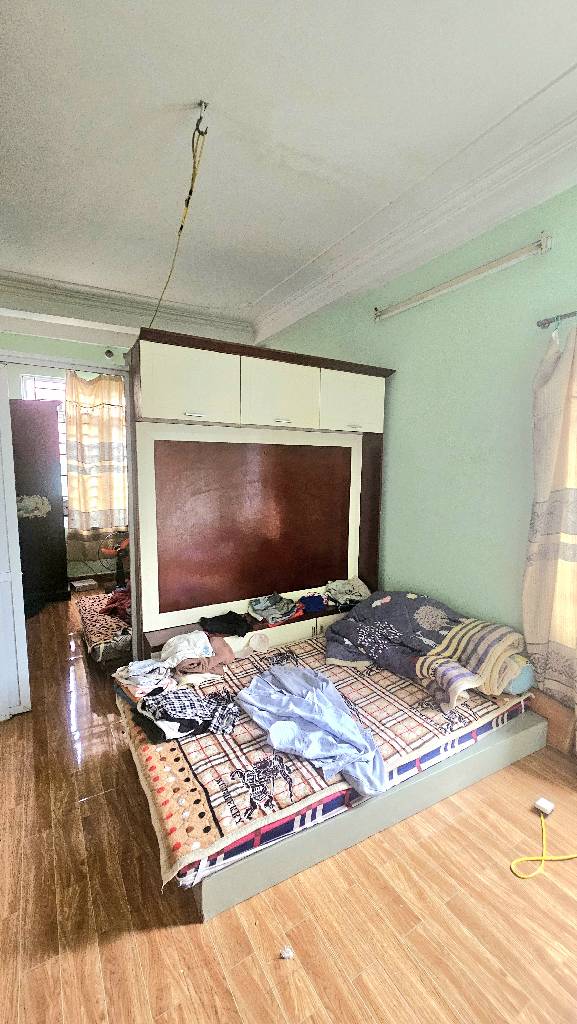 Bán nhà Lĩnh Nam - diện tích 26m2 5 tầng - ô tô ngủ trong nhà - giá 4 tỷ
