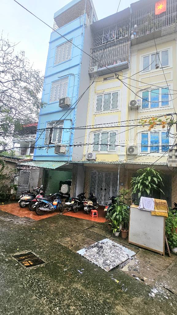 Bán nhà Lĩnh Nam - diện tích 26m2 5 tầng - ô tô ngủ trong nhà - giá 4 tỷ