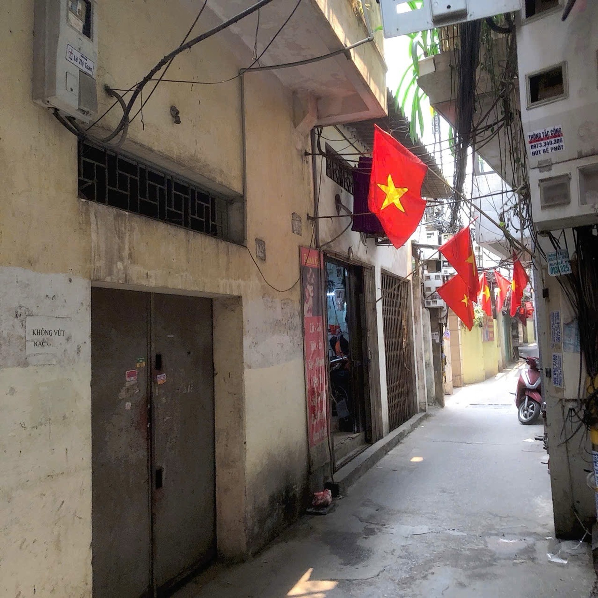 Bán nhà Trương Định - diện tích 109m2 3 tầng - Mặt ngõ thông kinh doanh - giá 18,8 tỷ