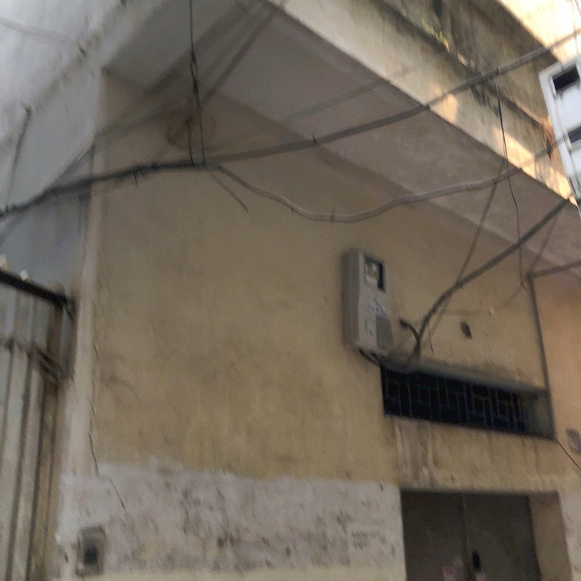 Bán nhà Trương Định - diện tích 109m2 3 tầng - Mặt ngõ thông kinh doanh - giá 18,8 tỷ