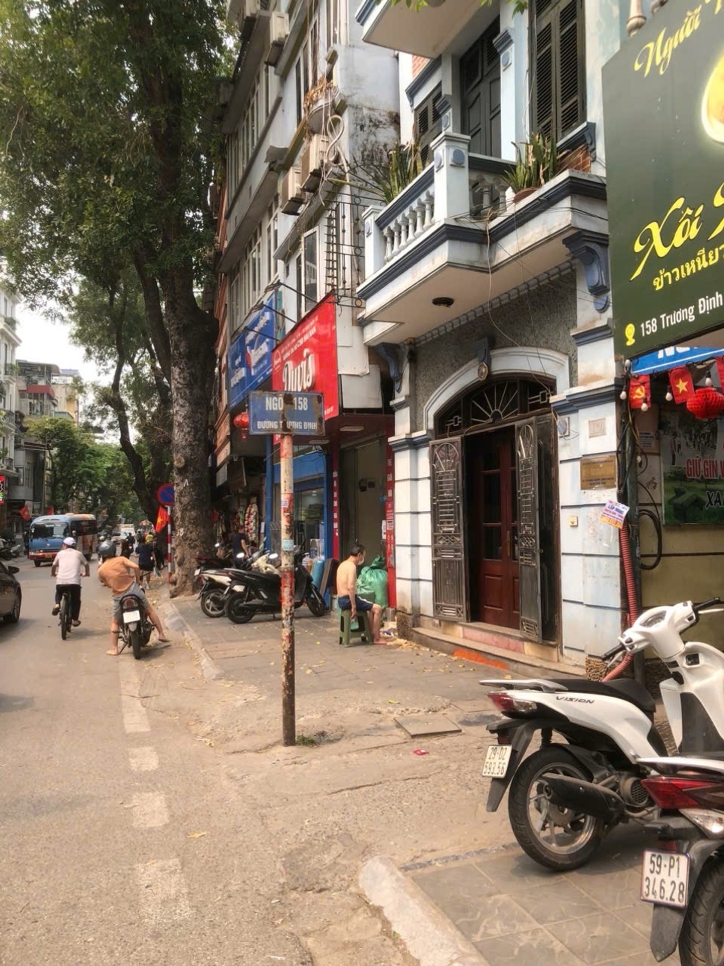 Bán nhà Trương Định - diện tích 109m2 3 tầng - Mặt ngõ thông kinh doanh - giá 18,8 tỷ