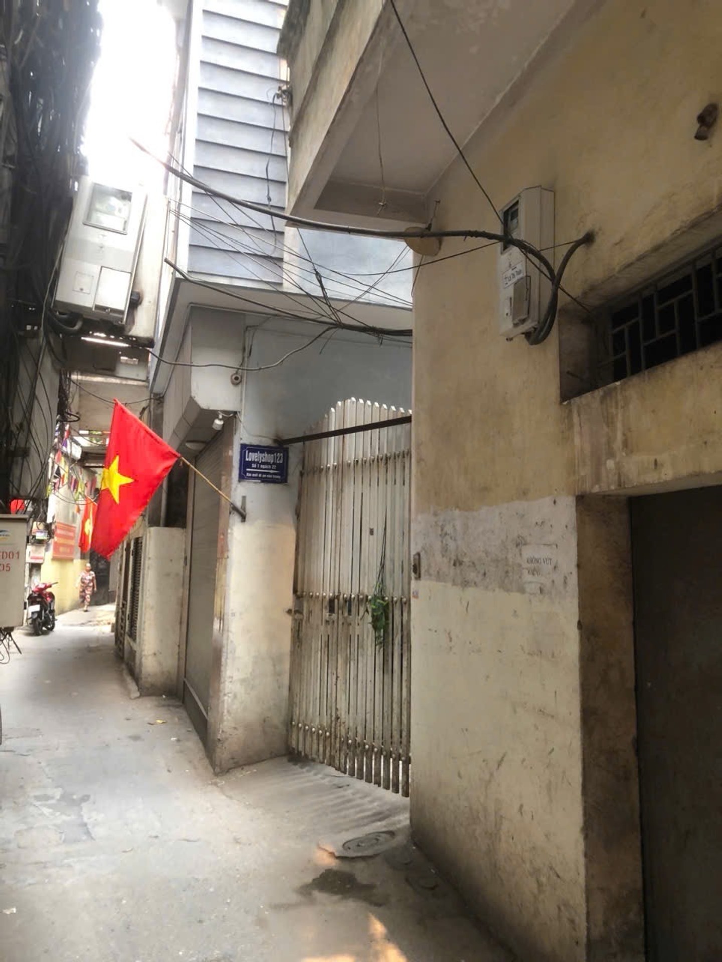 Bán nhà Trương Định - diện tích 109m2 3 tầng - Mặt ngõ thông kinh doanh - giá 18,8 tỷ