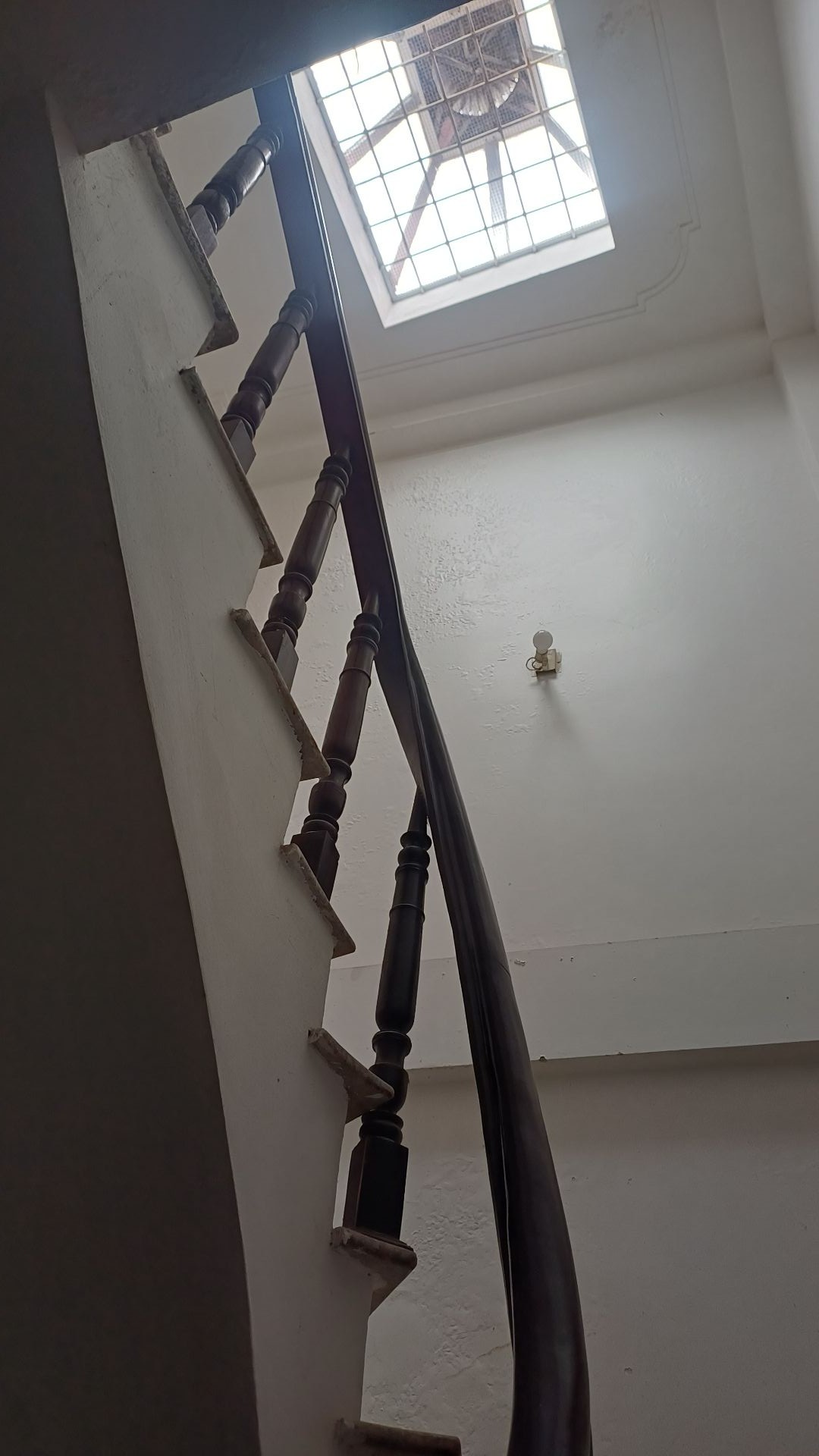 Bán nhà Hoàng Mai - diện tích 40m2 3 tầng - Nhà dân xây - giá 8,3 tỷ
