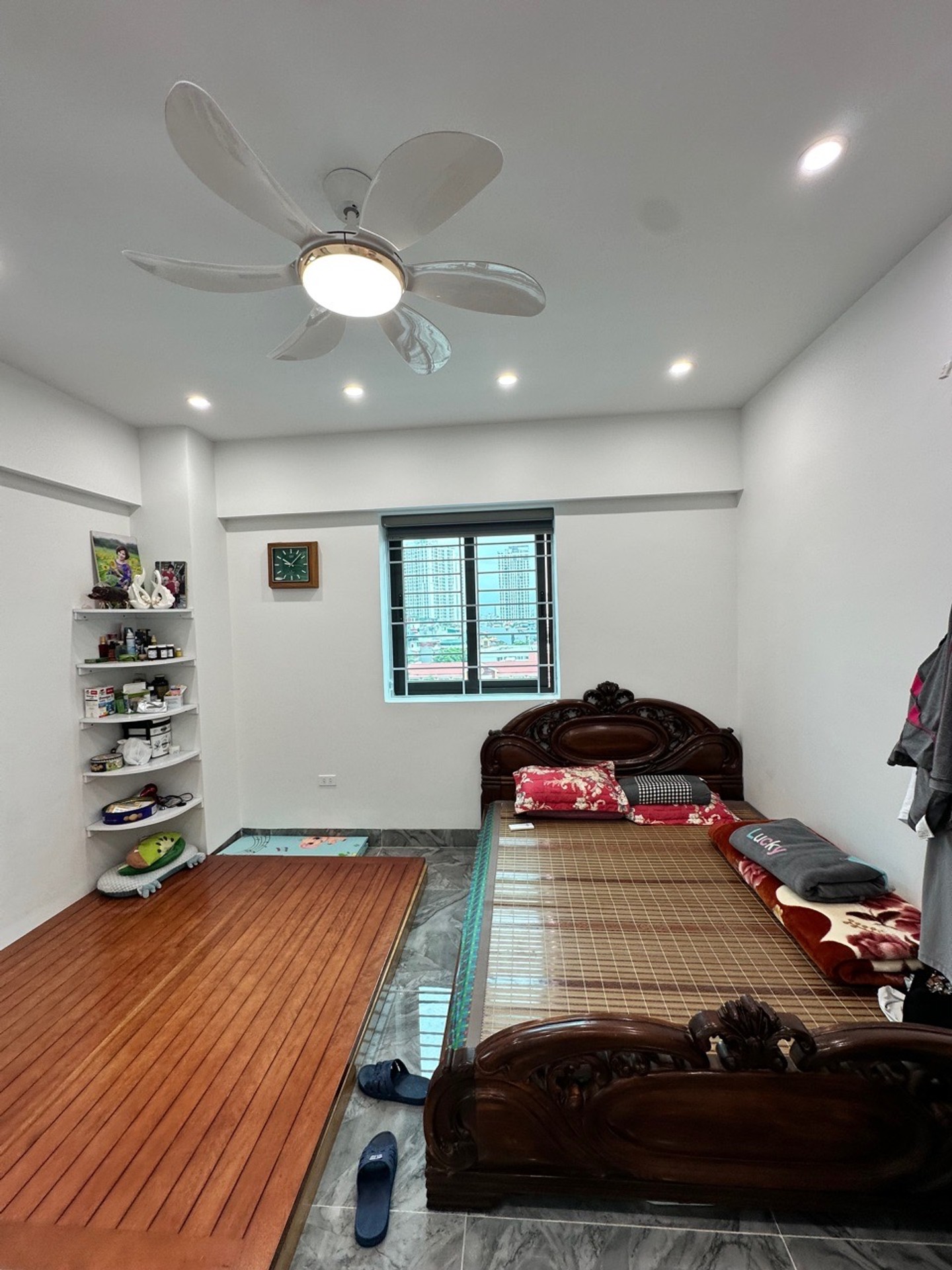 Bán nhà Đền Lừ - diện tích 68m2 1 tầng - Chung cư 2 ngủ - giá 5,4 tỷ