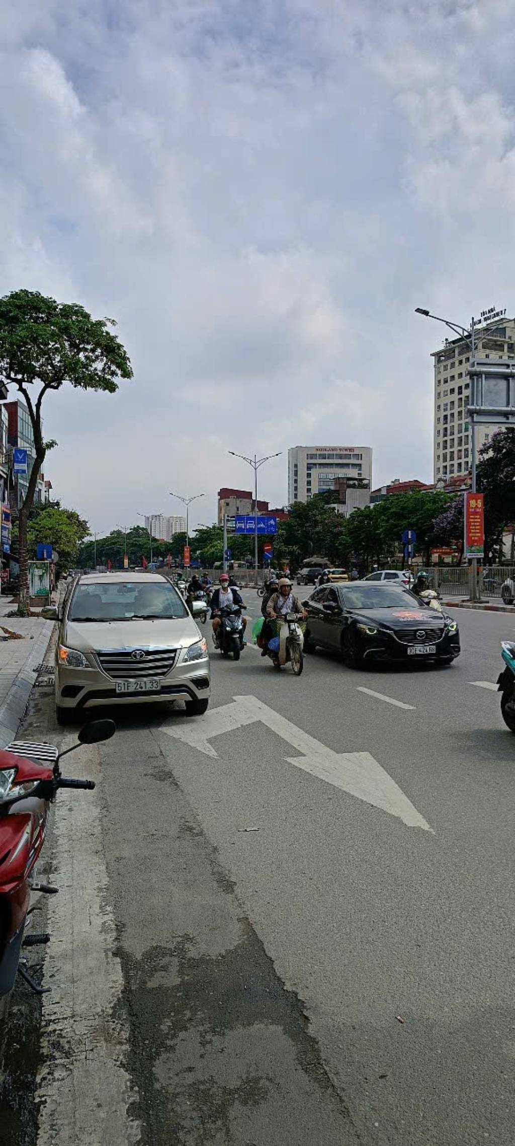 Bán nhà Giải Phóng - diện tích 99m2 3 tầng - Mặt phố kinh doanh - giá 25 tỷ