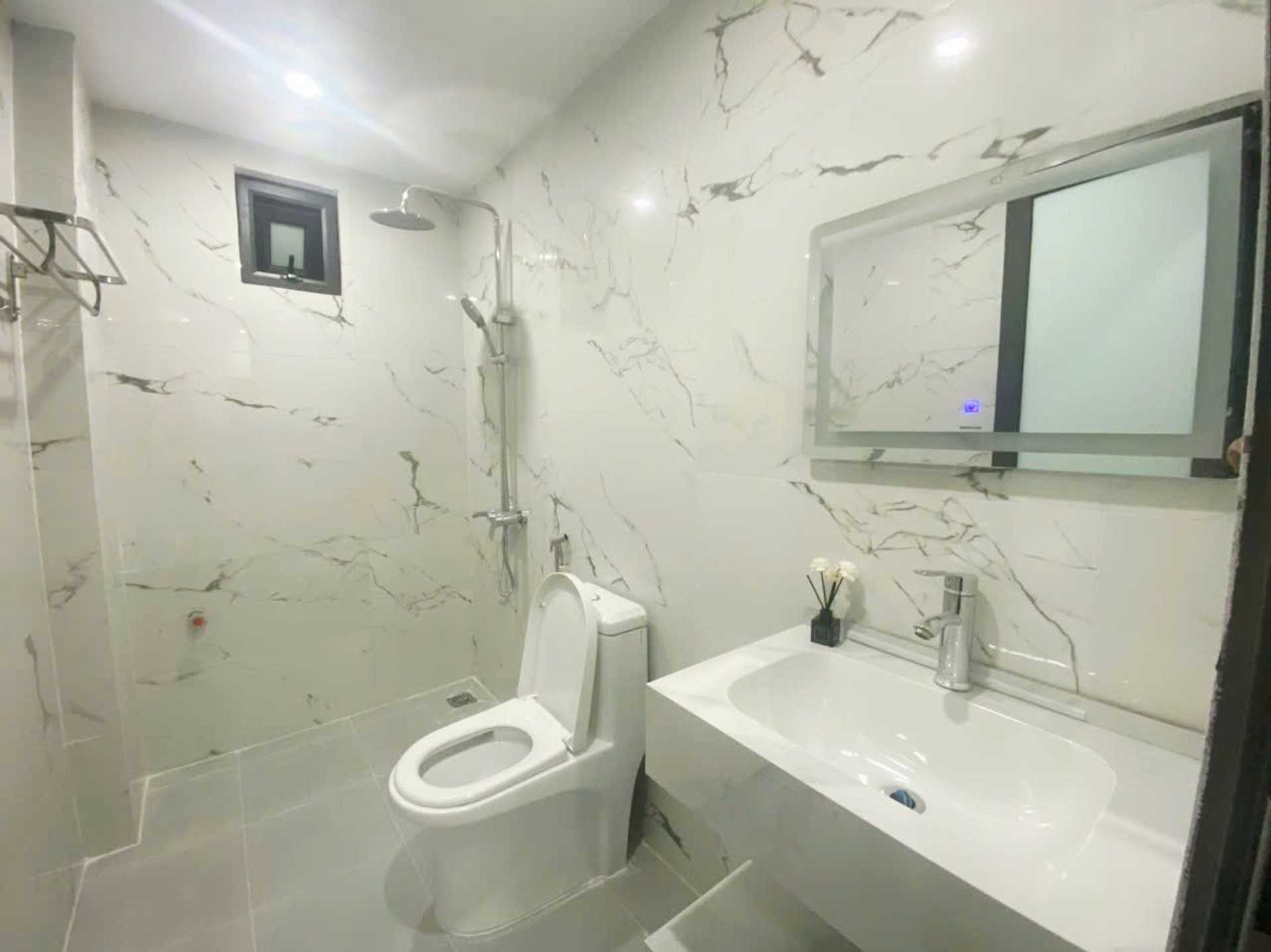 Bán nhà Nguyễn Văn Viên - diện tích 30m2 5 tầng - Ngõ thông - giá 8,3 tỷ