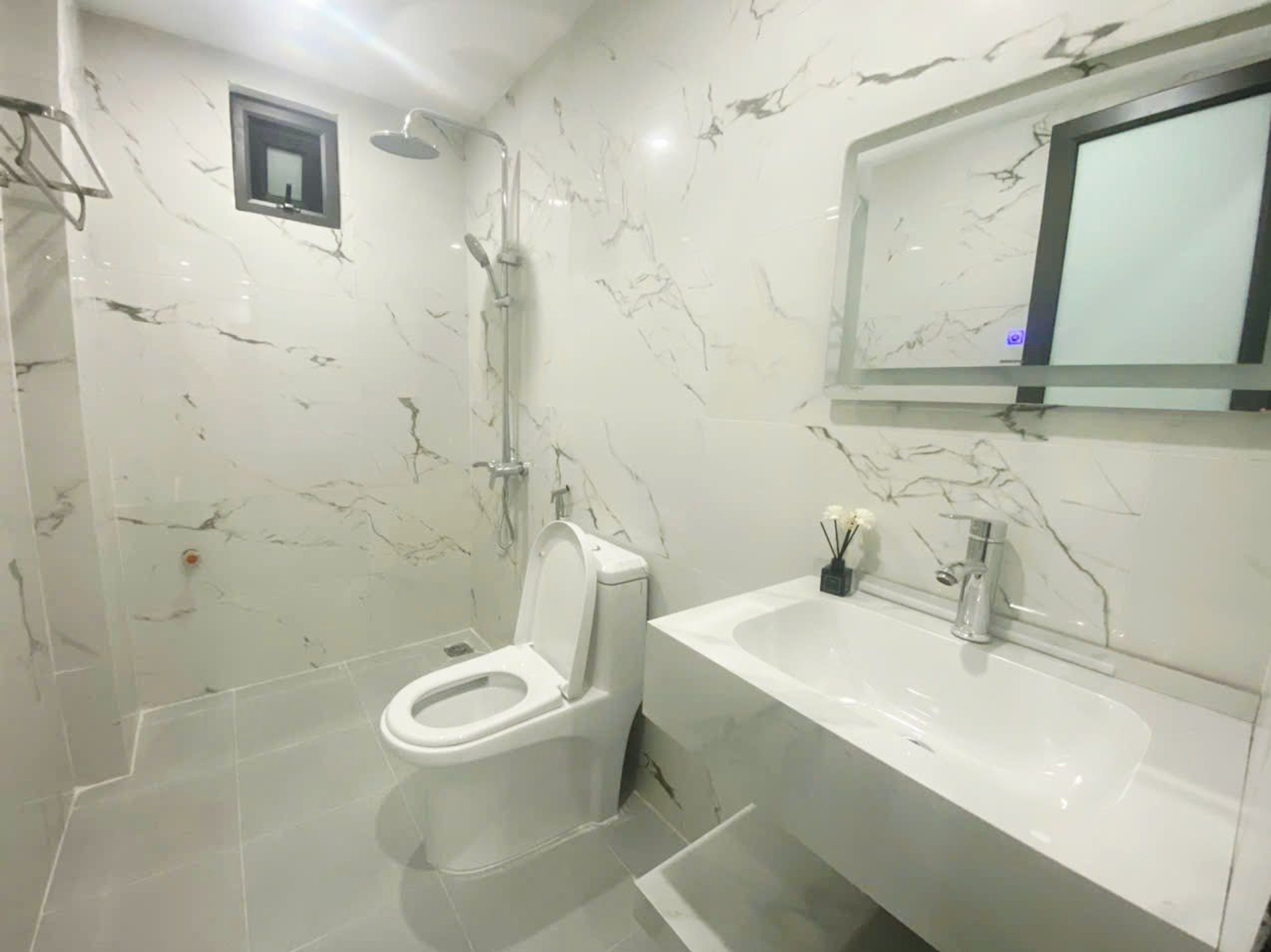 Bán nhà Nguyễn Văn Viên - diện tích 30m2 5 tầng - Ngõ thông - giá 8,3 tỷ