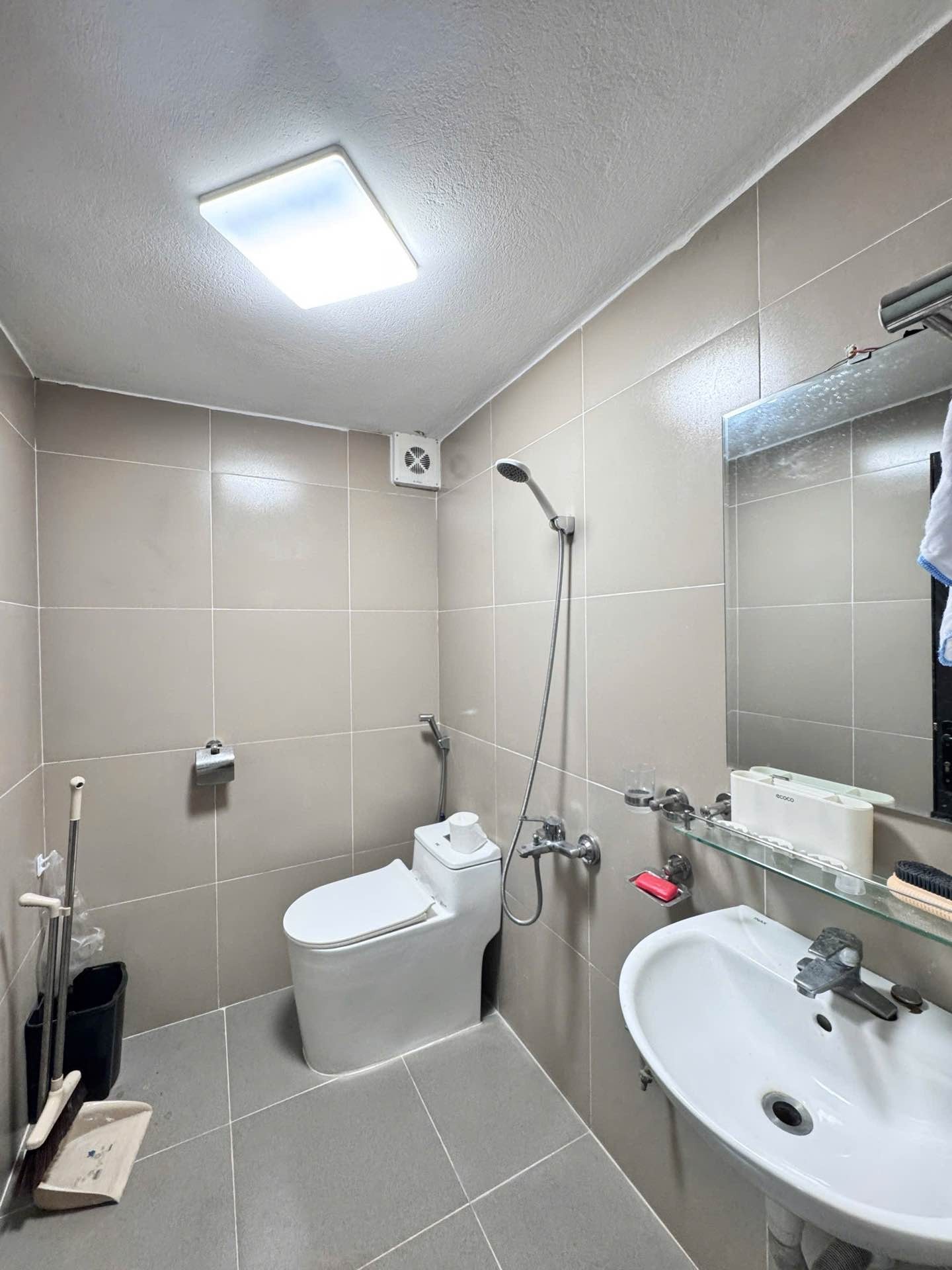 Bán nhà Đền Lừ 1 - diện tích 30m2 6 tầng - ô tô tránh - giá 15,8 tỷ