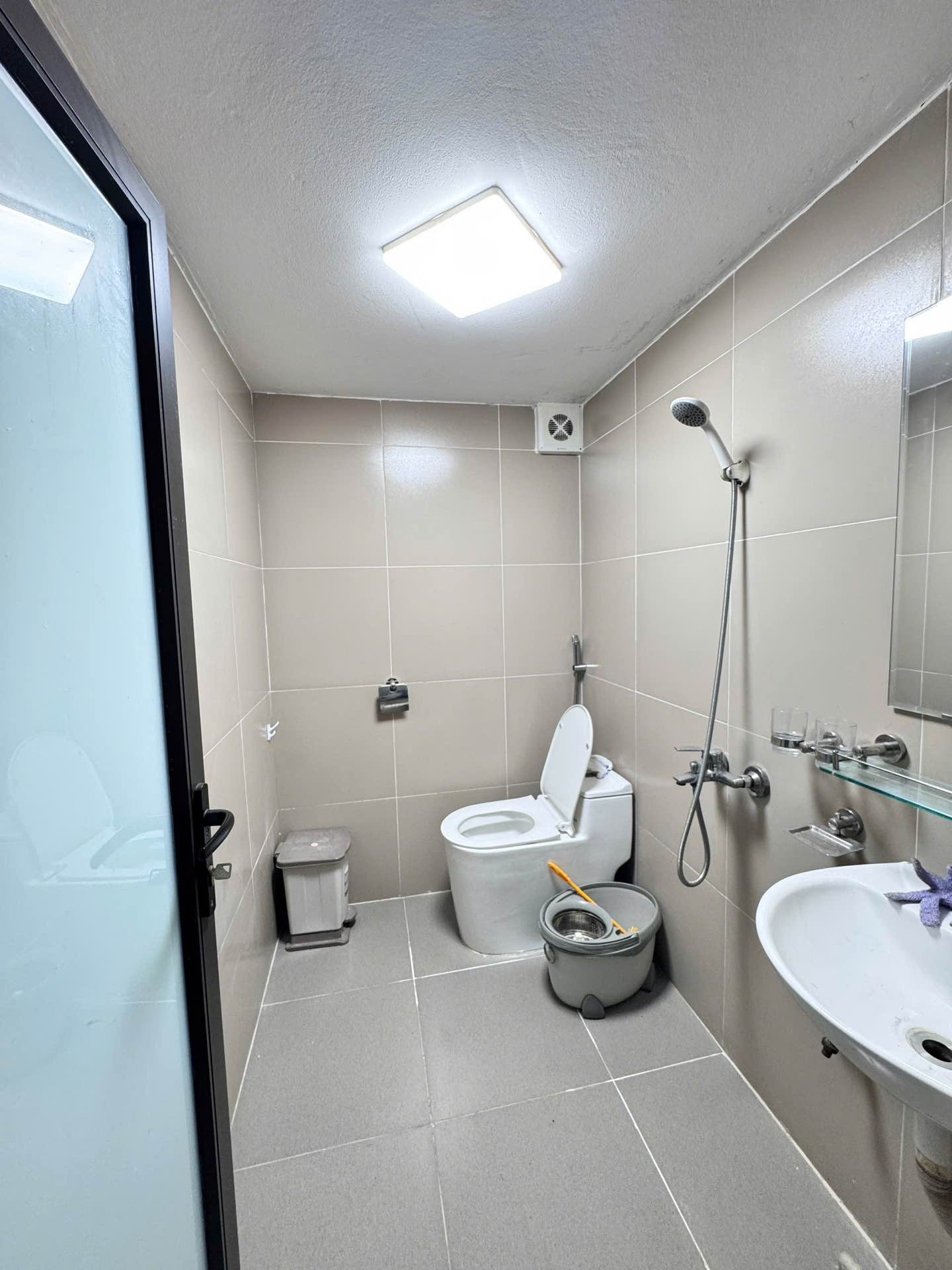 Bán nhà Đền Lừ 1 - diện tích 30m2 6 tầng - ô tô tránh - giá 15,8 tỷ