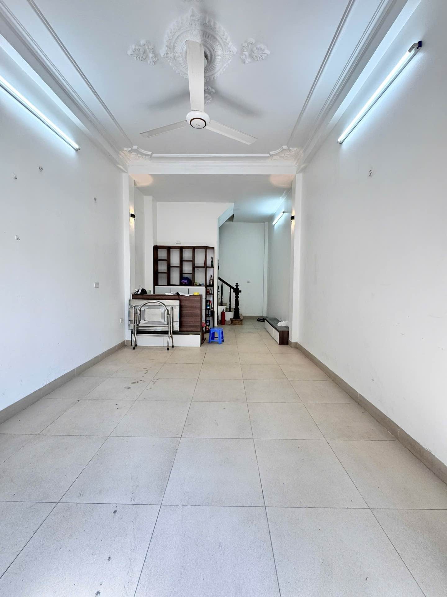 Bán nhà Đền Lừ 1 - diện tích 30m2 6 tầng - ô tô tránh - giá 15,8 tỷ