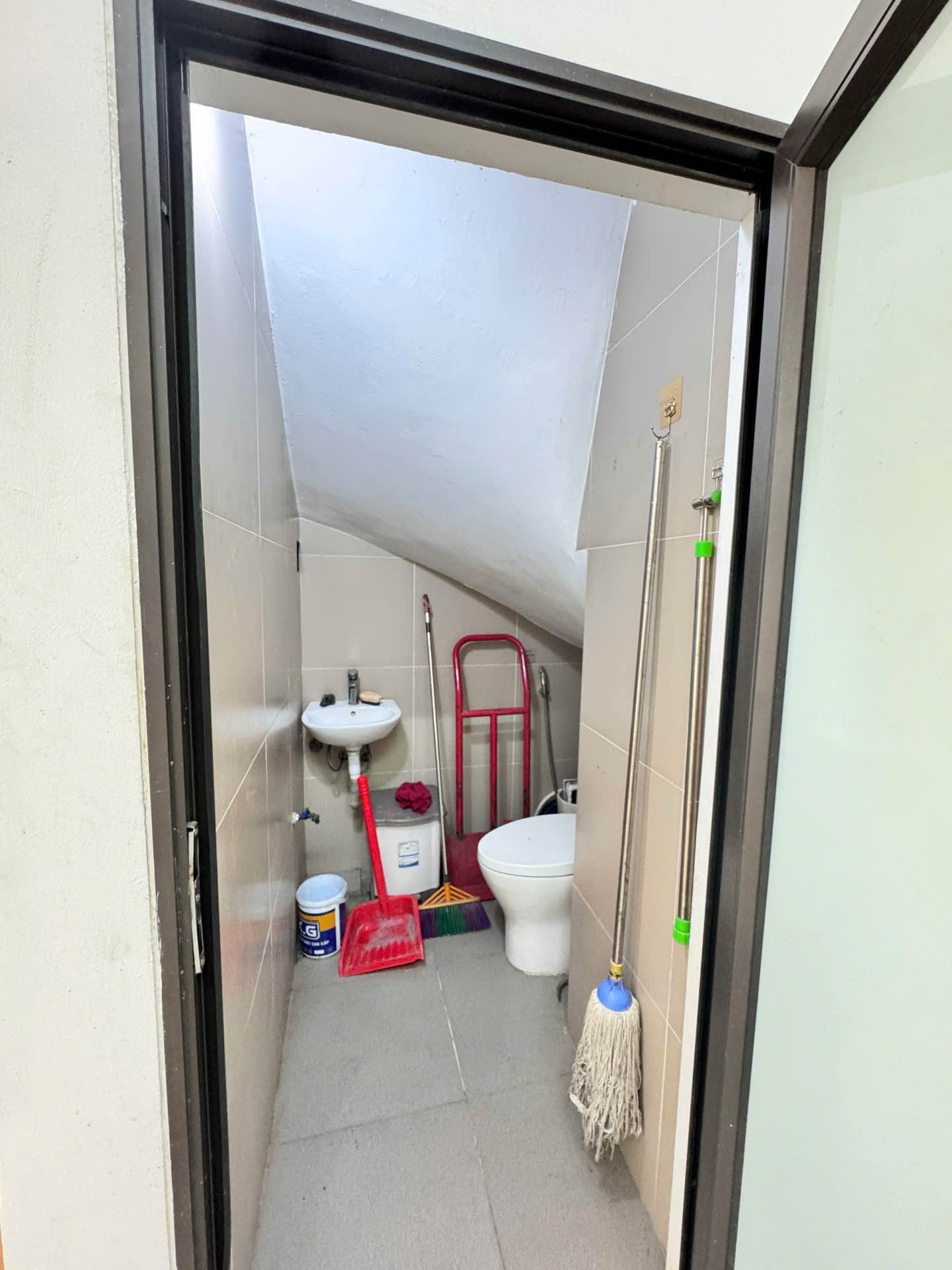 Bán nhà Đền Lừ 1 - diện tích 30m2 6 tầng - ô tô tránh - giá 15,8 tỷ