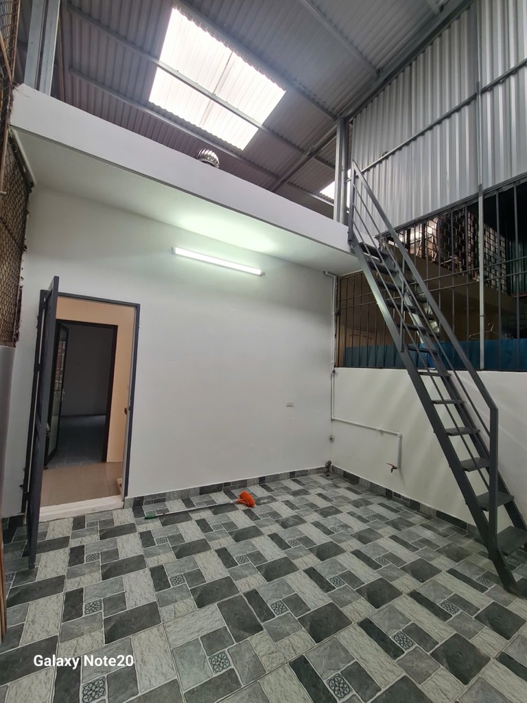 Bán nhà Giải Phóng - diện tích 43m2 5 tầng - Cực hiếm - giá 10,5 tỷ